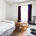 No 2 Georgian Shared House - By Clifton Short Lets *