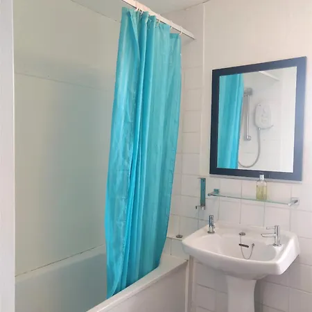 Oakfield Place Townhouse - By Clifton Short Lets Holiday home *