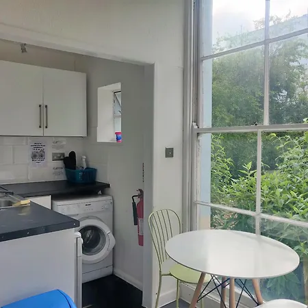 Oakfield Place Townhouse - By Clifton Short Lets *