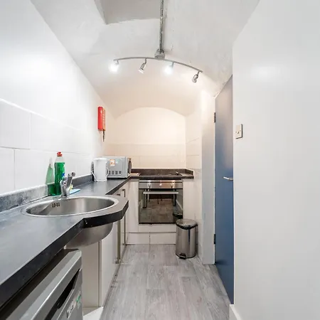 Oakfield Place Townhouse - By Clifton Short Lets * Bristol