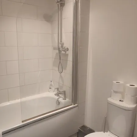 Проживання в сім'ї No 2 Georgian Shared House - By Clifton Short Lets
