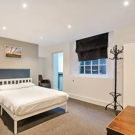 Georgian Shared House No'2 - By Clifton Short Lets Μπρίστολ