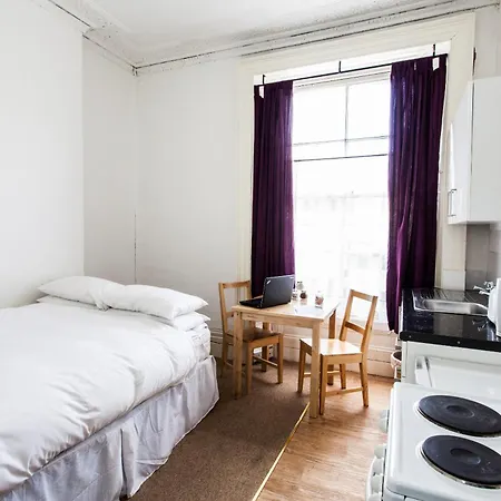 No 2 Georgian Shared House - By Clifton Short Lets *