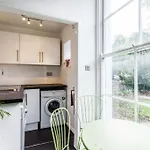 Pansiyon No 2 Georgian Shared House - By Clifton Short Lets *