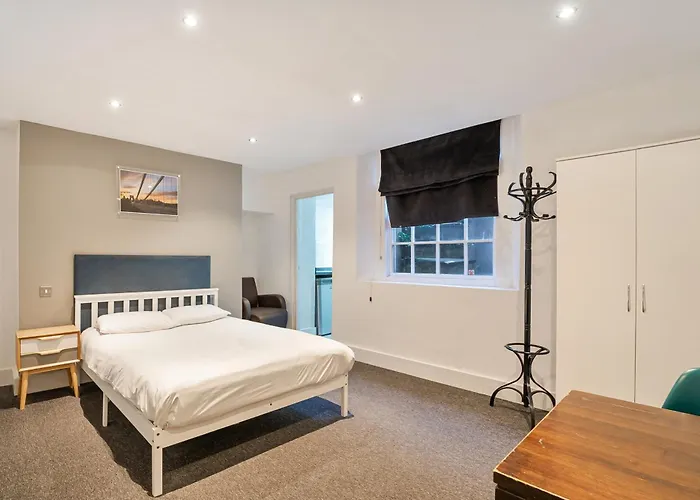 No 2 Georgian Shared House - By Clifton Short Lets Bristol