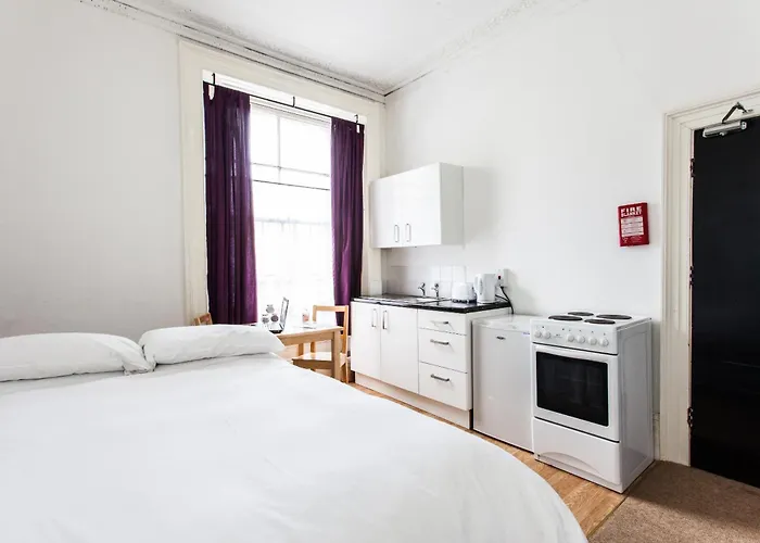 No 2 Georgian Shared House - By Clifton Short Lets Проживання в сім'ї *